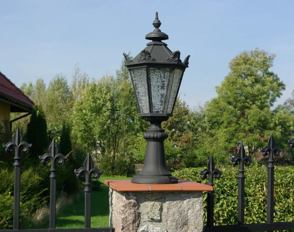 Lampa ogrodowa stojąca lampion lampa zewnętrzna żeliwna 67cm
