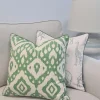 Poduszka dekoracyjna ornament zielony lamówka