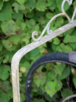 Stojak na rowery metalowy postarzany Chic Antique